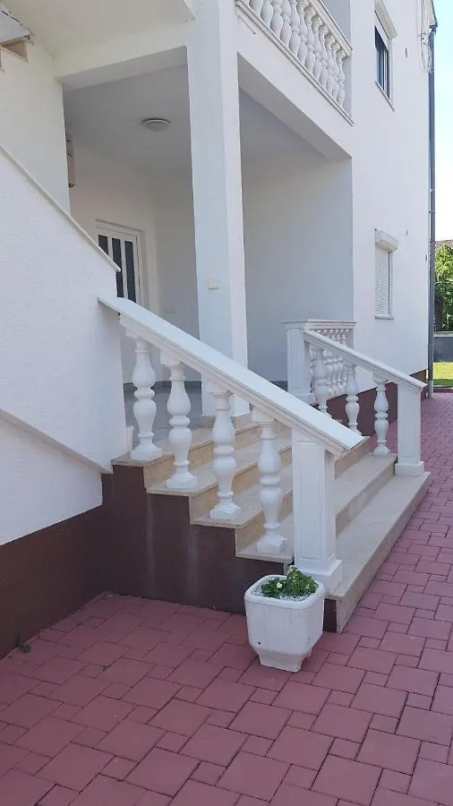 Apartments Somi Porec 0*,