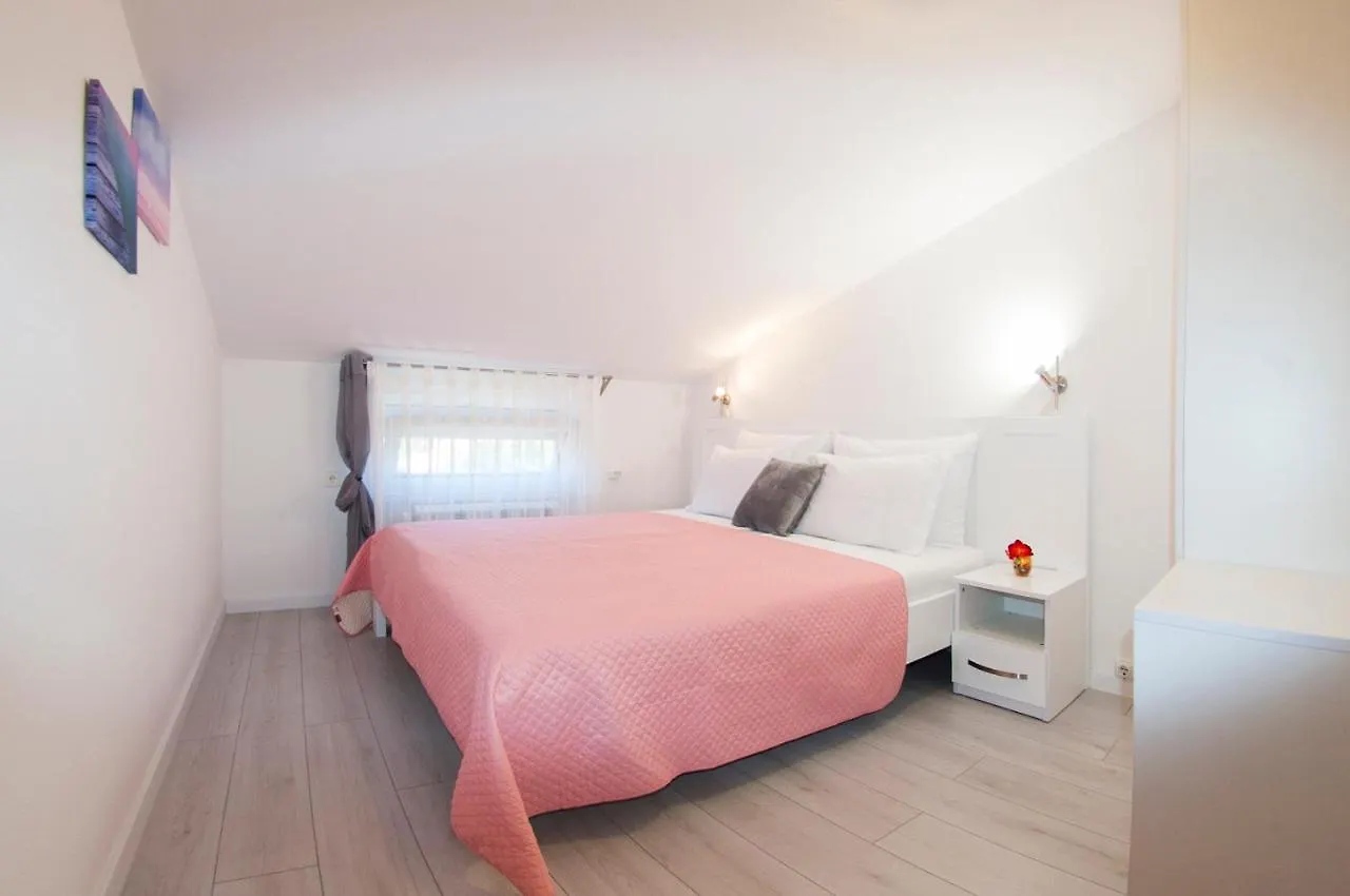 Apartments Somi Poreč Kroatien