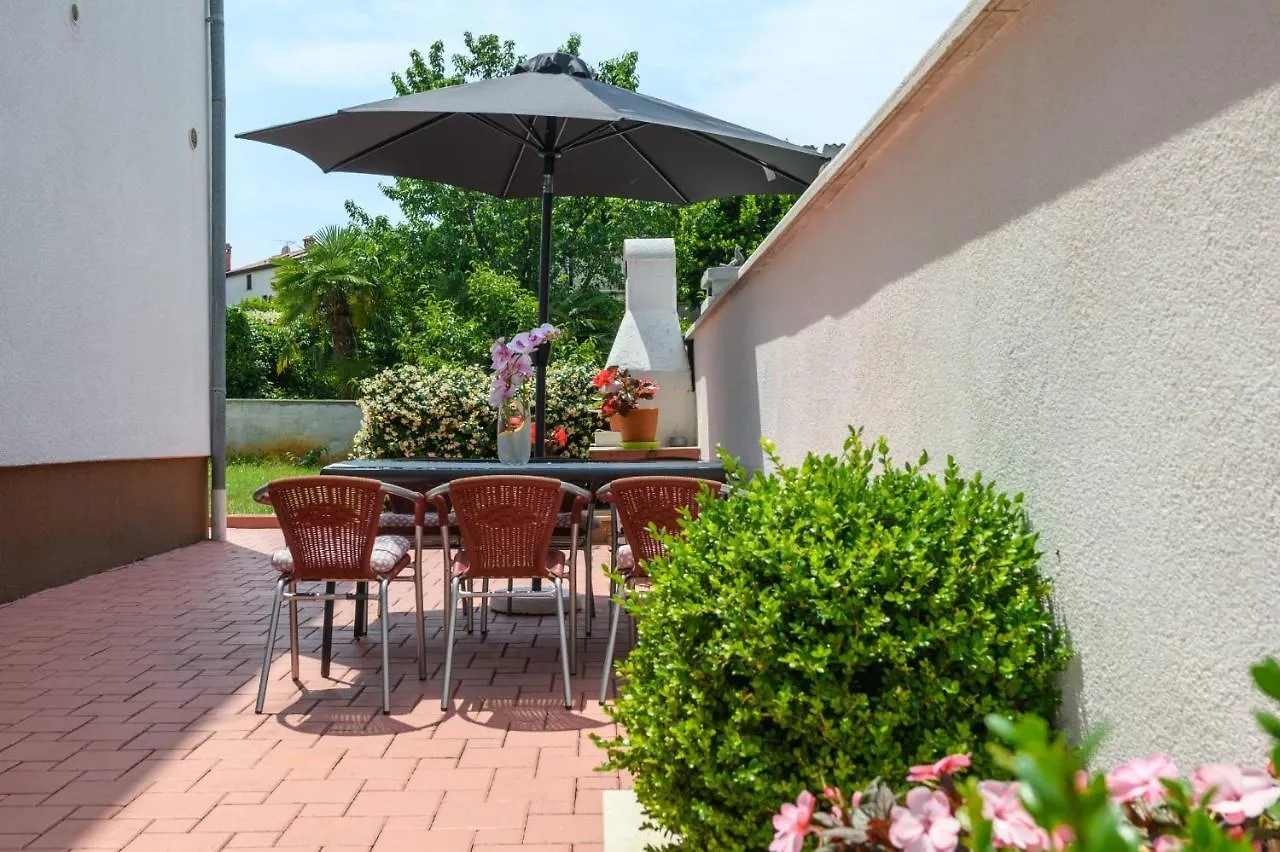 Apartments Somi Porec