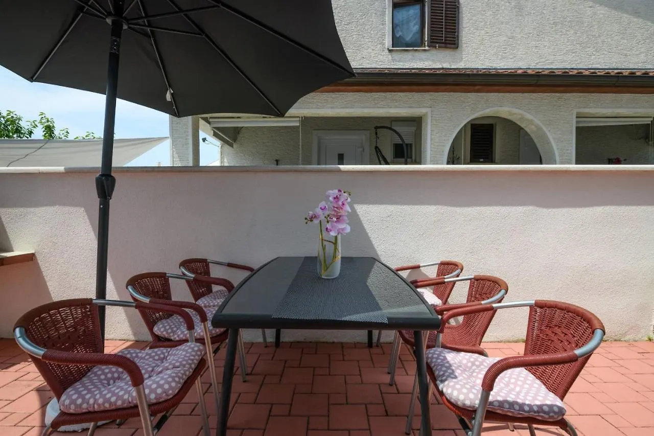 Apartments Somi Porec 0*,  Croatia