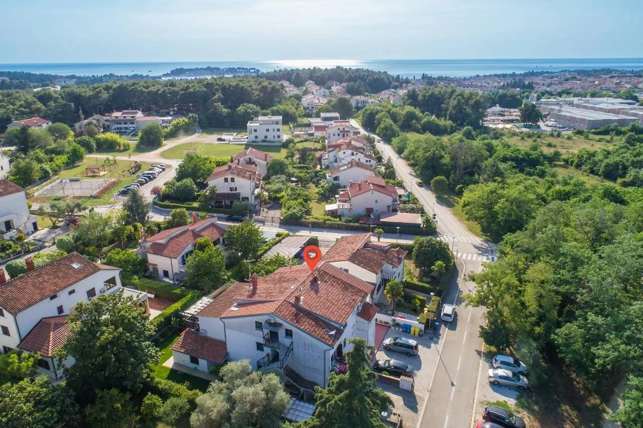 Apartments Somi Porec