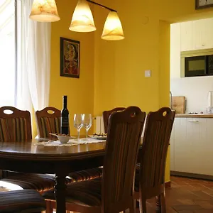  Apartment Ema