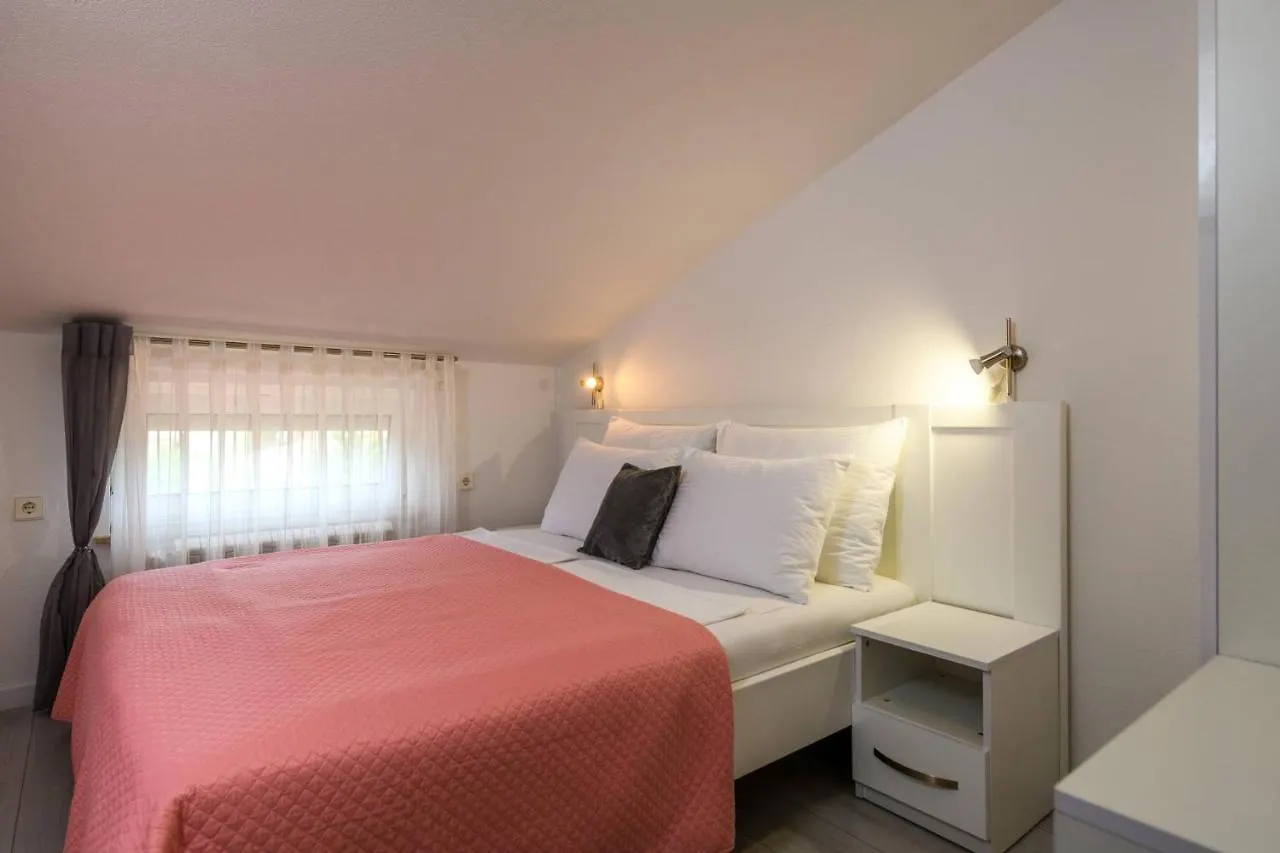 Apartments Somi Porec