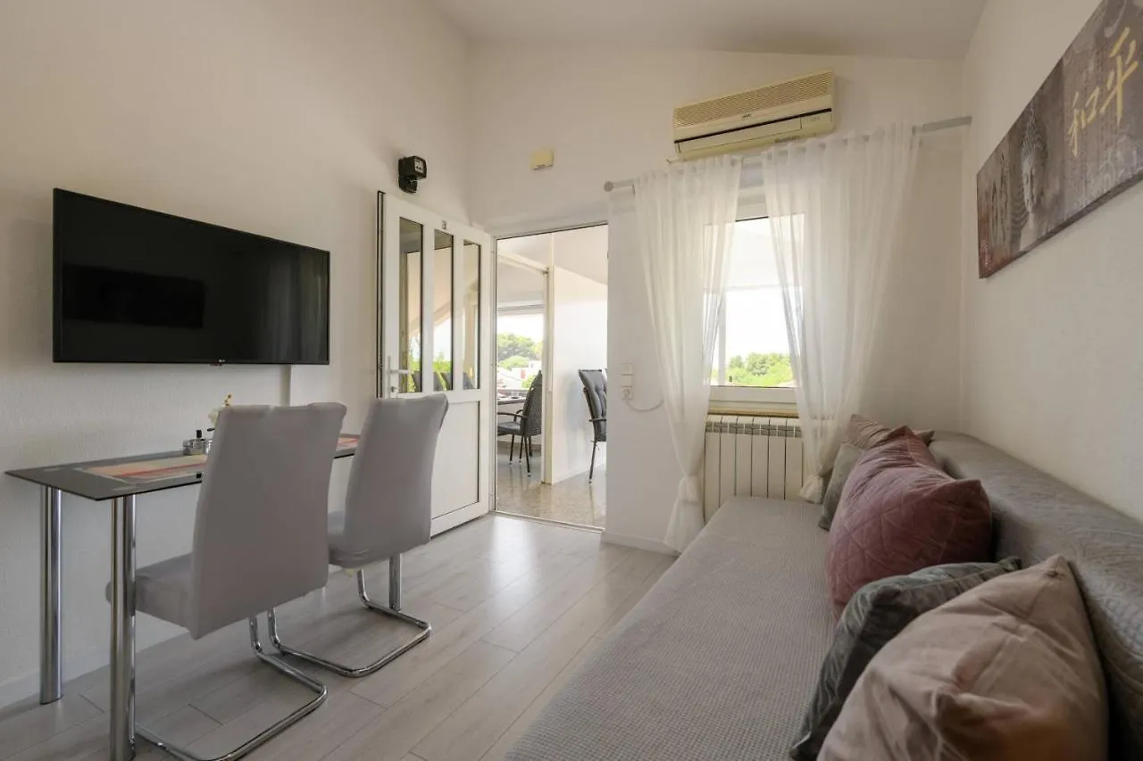 Apartments Somi Porec