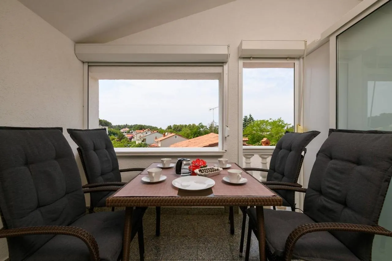 Apartments Somi Porec